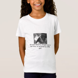 小さな女の子によって愛される Tシャツ