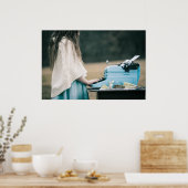 小さな女の子の入力 ポスター (キッチン)