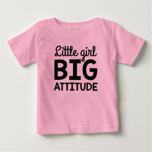 小さな女の子の大姿勢 ベビーTシャツ