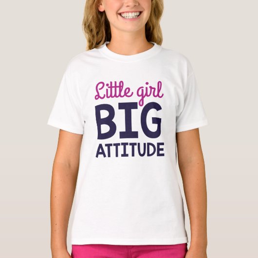 小さな女の子の大姿勢 Tシャツ (正面)