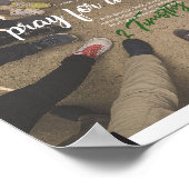 小さな女の子の祈りの言葉(1テモテ2:1) ポスター (角)