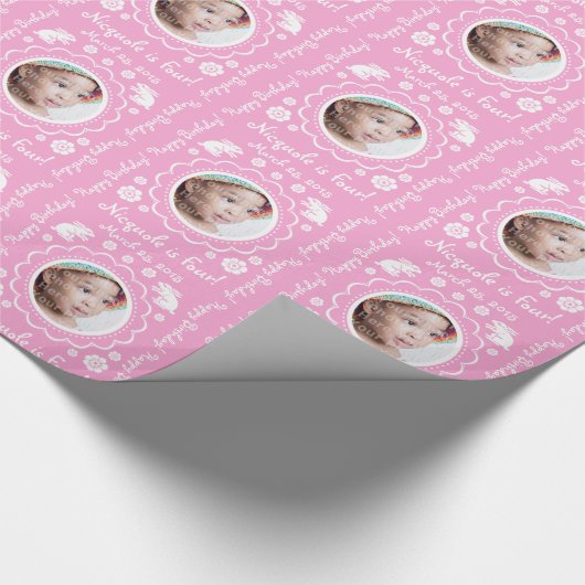 小さな女の子の第4誕生日のバニーウサギの写真 ラッピングペーパー (角)