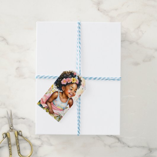 小さな女の子インピンク花パーソナライズされた誕生日 ギフトタグ (より糸付き)