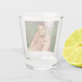 小さな女の子イン・レッド・ベレー ショットグラス (裏面)