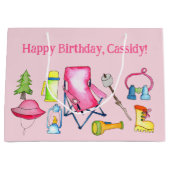 小さな女の子キャンピングをテーマパーソナライズされた ラージペーパーバッグ (正面)