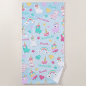 小さな女の子キュートラマコーンパステルパターン ビーチタオル (正面)