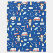 小さな女の子ドクターメディカルパターン(名前、青) フリースブランケット (正面)