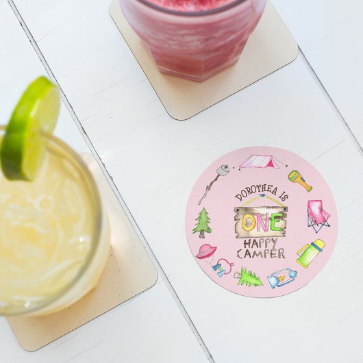 小さな女の子ワンハッピーキャンパーファーバースデーパーティー ラウンドペーパーコースター