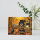 小さな女の子付き怖いハロウィーンハガキ ポストカード (スタンド正面)