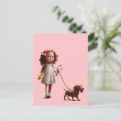 小さな女の子歩くダシュント ポストカード (スタンド正面)