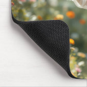 小さな女の子蝶の(昆虫)オオカバマダラ、モナークを追う マウスパッド (コーナー)