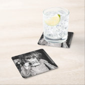 小さな女の子飲用コーヒー スクエアペーパーコースター (インサイチュ)