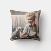 小さな女の子 クッション (正面)