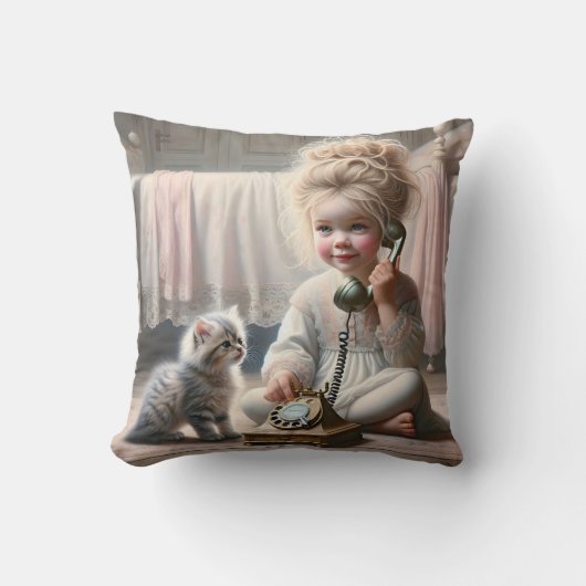 小さな女の子 クッション (正面)