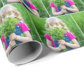 小さな女の子（緑雑草） ラッピングペーパー (ロールコーナー)