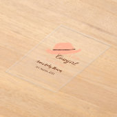 小さな女性のカーボーイがオレンジ色の赤ちゃんシャワーの上にある アクリル招待状 (レイダウン)