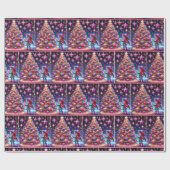 小さな女性のカーボーイがクリスマスの木の前に立っている ラッピングペーパー (フラット)