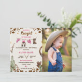 小さな女性のカーボーイウェスタンの女の子の赤ちゃんシャワーパーティー 招待状 (スタンド正面)