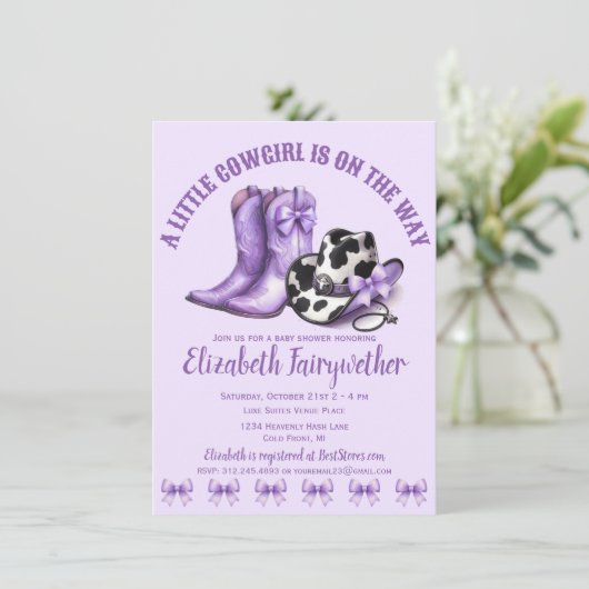 小さな女性のカーボーイパープルが赤ちゃんシャワーを浴びる 招待状 (スタンド正面)