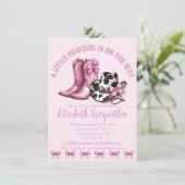 小さな女性のカーボーイピンク弓ベビースシャワー 招待状 (スタンド正面)