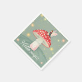 小さな妖精がキノコの上に座って輝いている スタンダードカクテルナプキン (角)