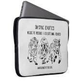 小さな少年たち – ラップトップスリーブ (正面右)