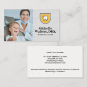 小さな少年の患者と笑顔を持つ歯科医 名刺 (正面/裏面)