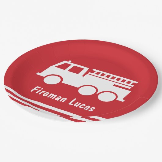 小さな少年の消防車の名前赤と白 ペーパープレート (アングル)