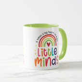 小さな心の形成には大きなハートを必要とする先生 マグカップ (正面右)