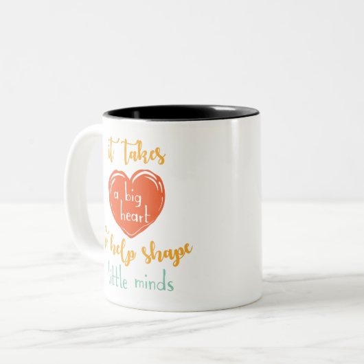 小さな心を形作るのに大きなハート救済を必要とする ツートーンマグカップ (正面左)
