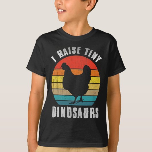 小さな恐竜を育てるニワトリTシャツ 面白い農家の服 Tシャツ (正面)