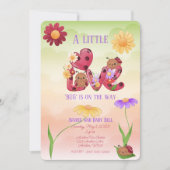 小さな愛のバグが赤ちゃんのシャワーの途中にある 招待状 (正面)