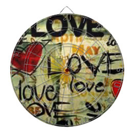 小さな愛の落書きを得る ダーツボード