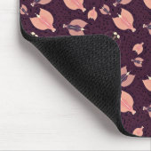 小さな昆虫の蛾のイラストレーションの暗いパターン マウスパッド (コーナー)