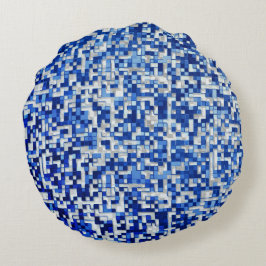 小さな正方形が重なり、青と白の色調 ラウンドクッション