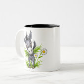 小さな毛むくじゃらの灰色のロバ ツートーンマグカップ (正面左)