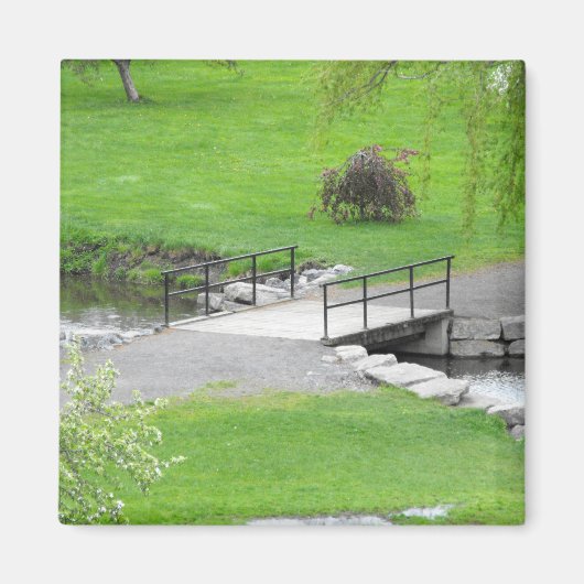 小さな流れの磁石の上の小さな橋 マグネット (正面)