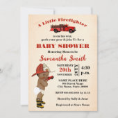 小さな消防士が彼の道にいるオウム赤ちゃんシャワー 招待状 (正面)