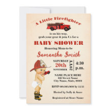 小さな消防士が赤ちゃんシャワーを浴びる