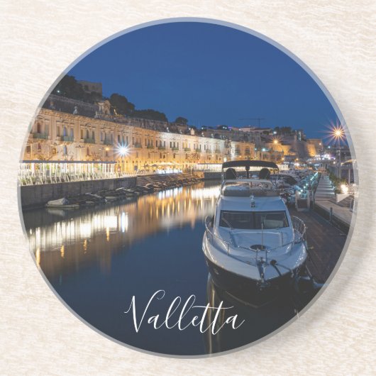 小さな港を持つバレッタのウォーターフロント地区 コースター (正面)