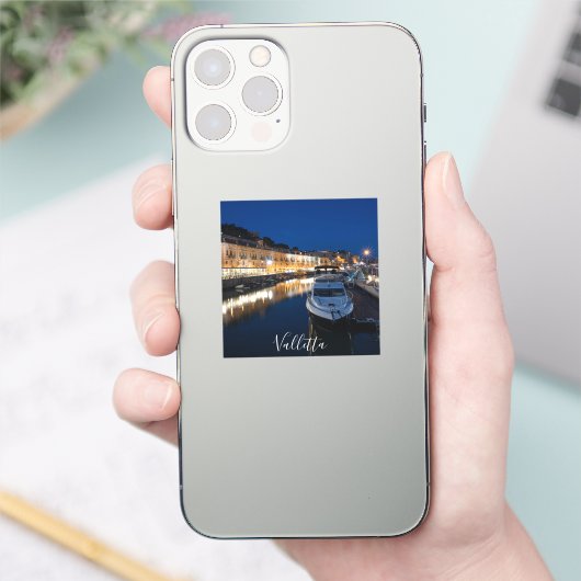 小さな港を持つバレッタのウォーターフロント地区 シール (スマートフォン)