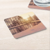 小さな湖のある公園の夕日霜の降りた スクエアペーパーコースター (アングル)