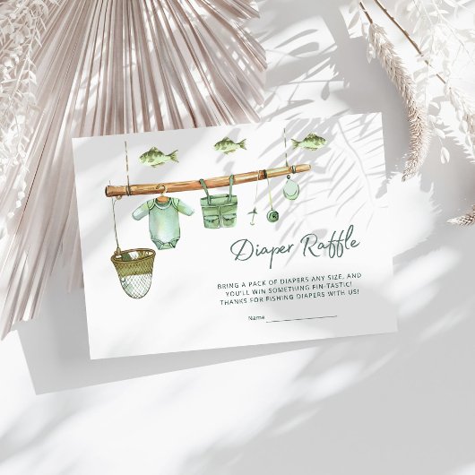小さな漁師が喜びオムツのラッフルを楽しんでいる エンクロージャーカード