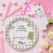 小さな漁師が赤ちゃんシャワーの途中にある ペーパープレート (パーティー)