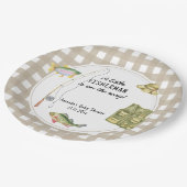 小さな漁師が赤ちゃんシャワーの途中にある ペーパープレート (アングル)