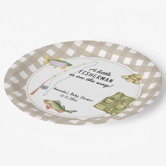 小さな漁師が赤ちゃんシャワーの途中にある ペーパープレート (アングル)