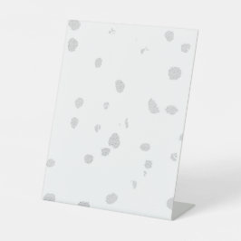 小さな点をたくさん持つ白い背景 台座サイン