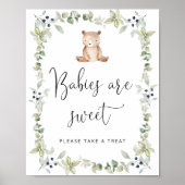小さな熊のベビーは甘い扱いを受ける ポスター (正面)