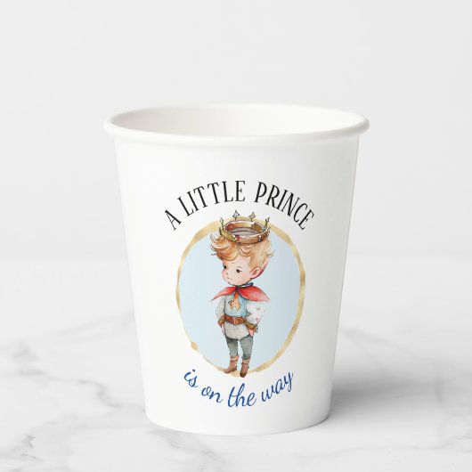 小さな王子が赤ちゃんをシャワーで浴びようとしている 紙コップ (裏面)