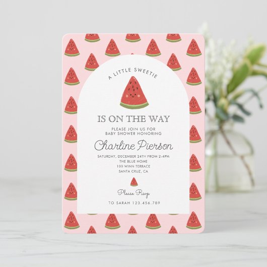 小さな甘いメロンが赤ちゃんシャワーの途中にある 招待状